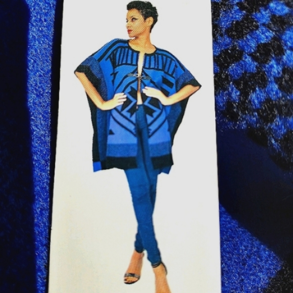 BCBGMaxAzria Geometric Sweater Cape Shawl Vest Wrap Ruana Poncho Cardigan NWT - Picture 9 of 12